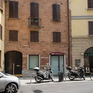 https://hidden-retreat-400m-dal-duomo.italymilanhotels.net